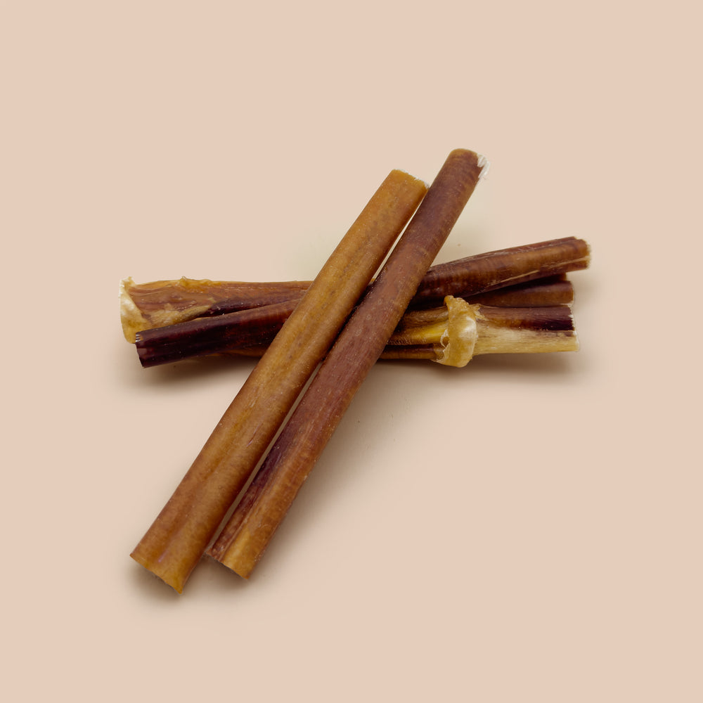 Thin Bully Sticks 1KG pile shot